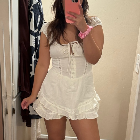 NWT✨ UO White Romper - M - Picture 2 of 6